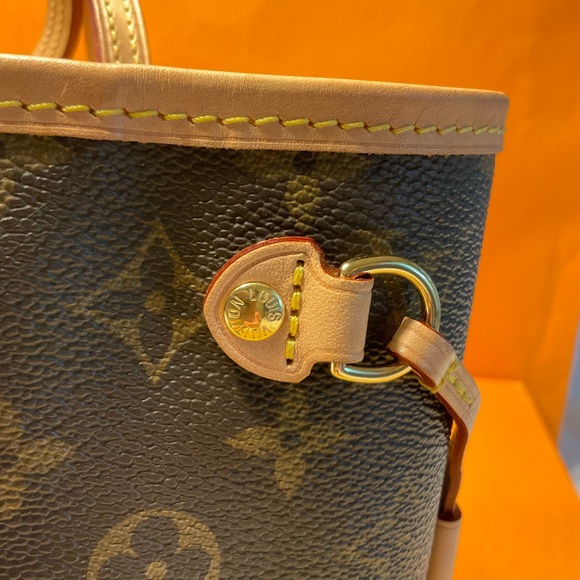 Louis Vuitton Monogram Neverfull PM - Picture 10 of 13